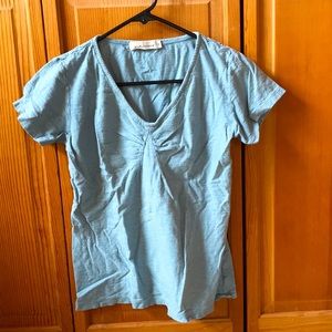 Cut loose v neck tee